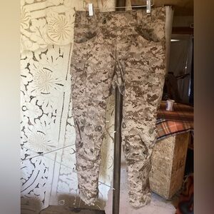 Patagonia Level 9 Combat Panr AOR1 Tan Digital Camouflage 32 S